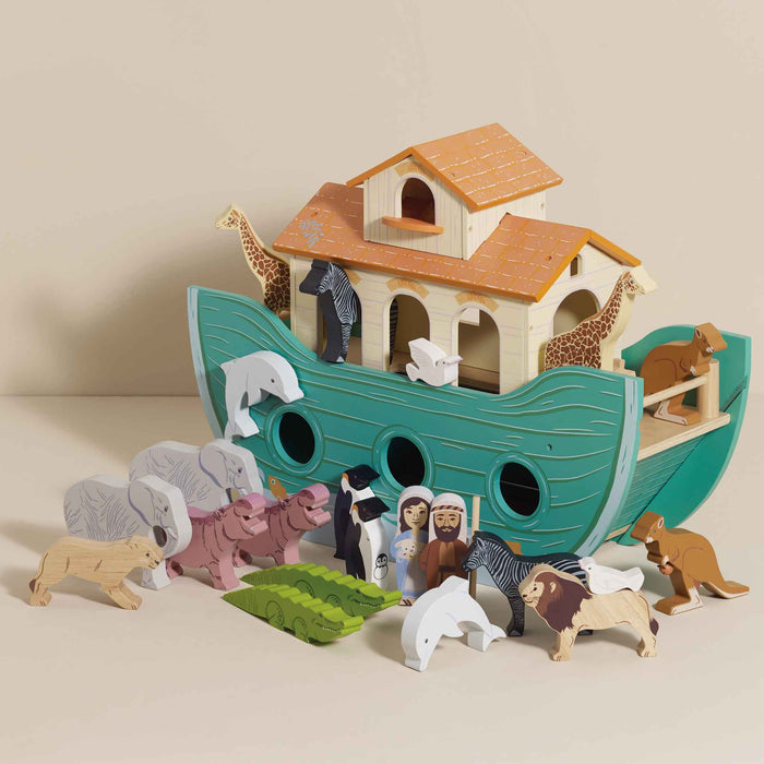 Noah's Great Wooden Ark & Animals